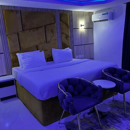Villa Palazzo Hotel 2 Ikeja Bagian luar foto