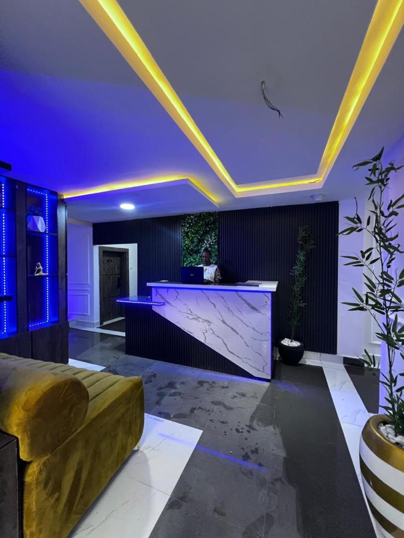 Villa Palazzo Hotel 2 Ikeja Bagian luar foto