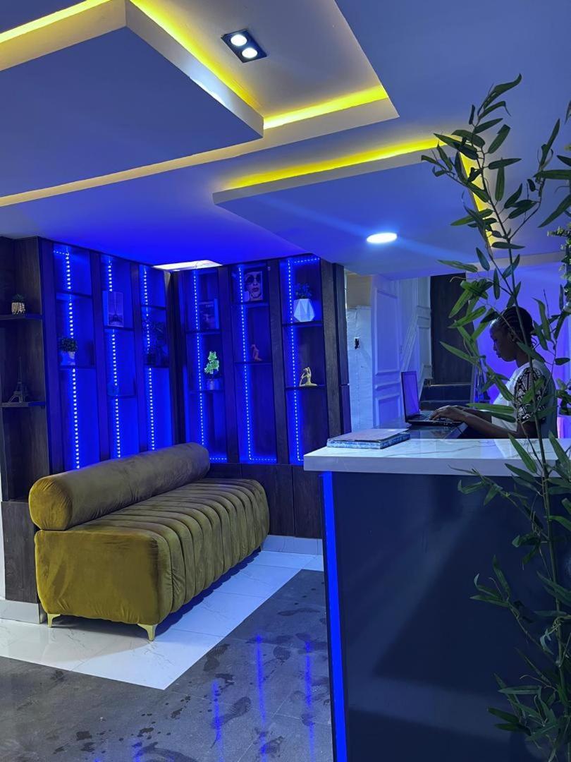 Villa Palazzo Hotel 2 Ikeja Bagian luar foto