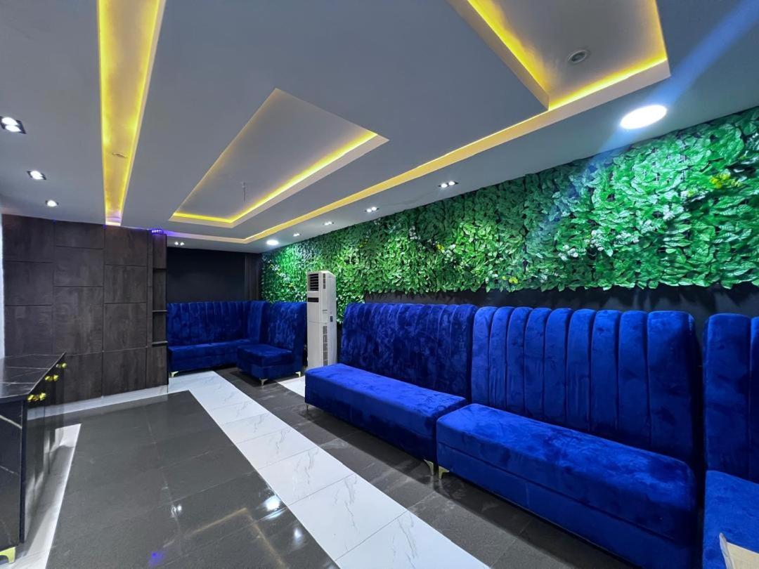 Villa Palazzo Hotel 2 Ikeja Bagian luar foto