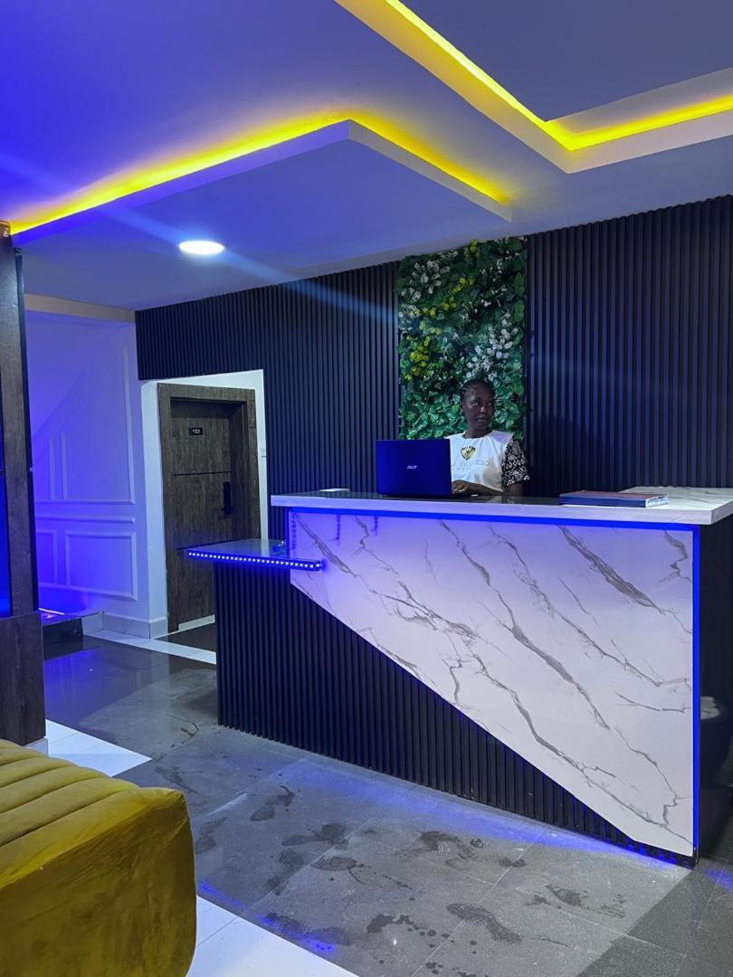 Villa Palazzo Hotel 2 Ikeja Bagian luar foto