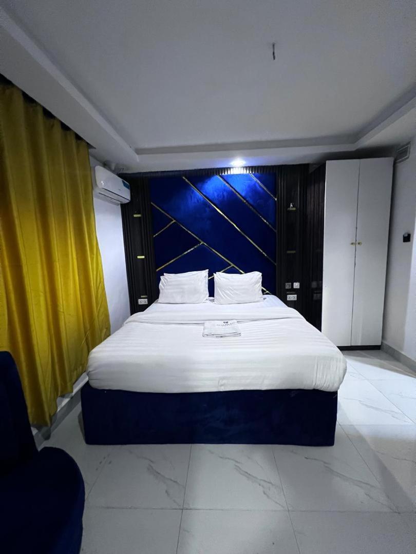 Villa Palazzo Hotel 2 Ikeja Bagian luar foto