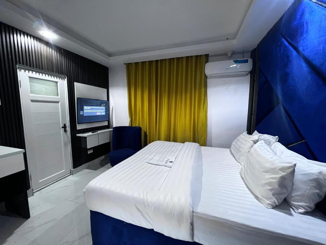 Villa Palazzo Hotel 2 Ikeja Bagian luar foto