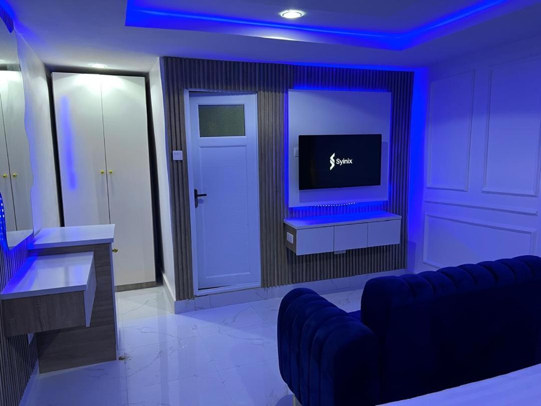 Villa Palazzo Hotel 2 Ikeja Bagian luar foto