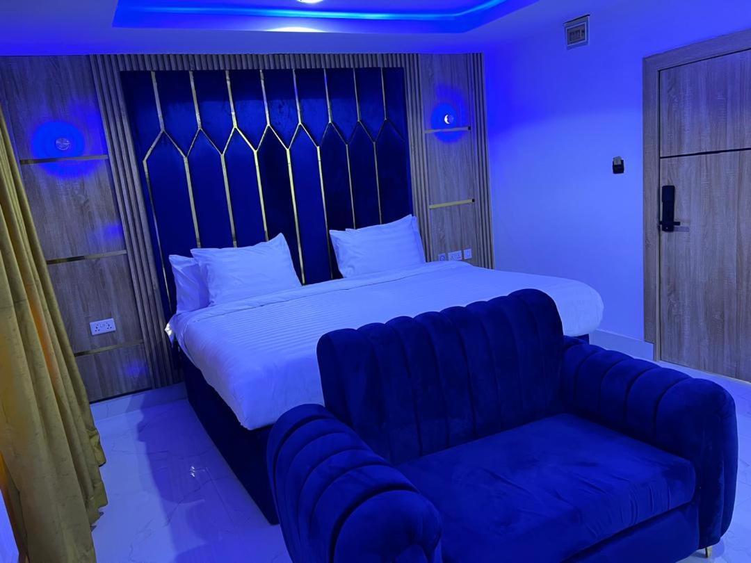 Villa Palazzo Hotel 2 Ikeja Bagian luar foto