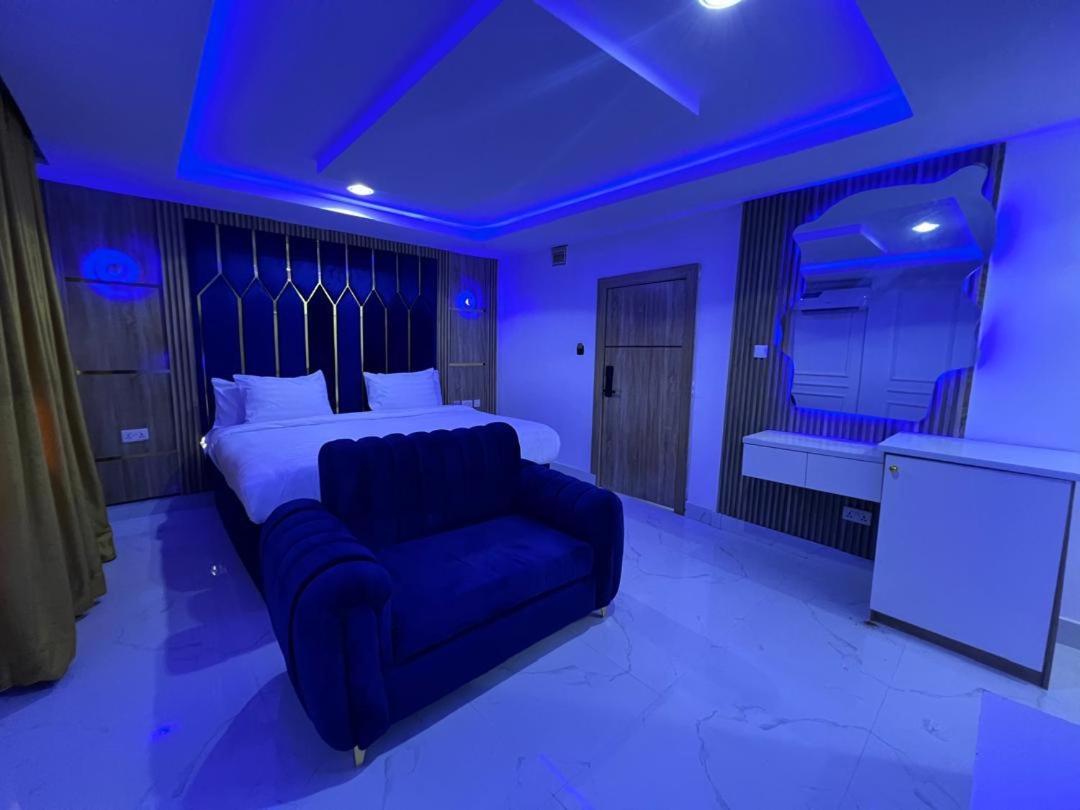 Villa Palazzo Hotel 2 Ikeja Bagian luar foto