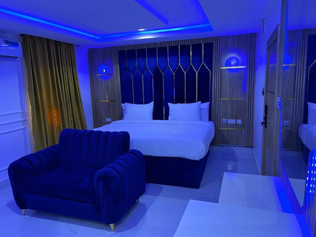 Villa Palazzo Hotel 2 Ikeja Bagian luar foto