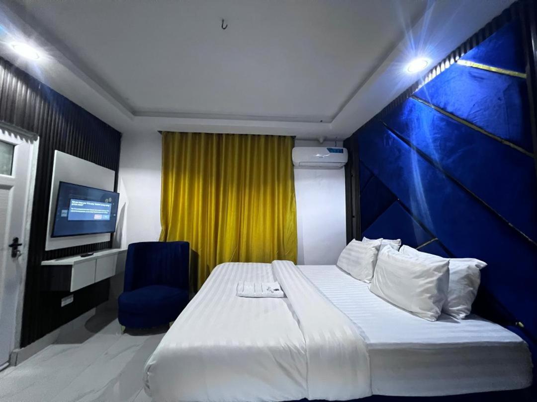 Villa Palazzo Hotel 2 Ikeja Bagian luar foto