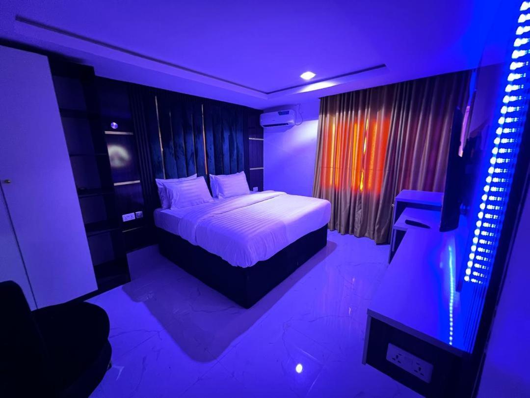 Villa Palazzo Hotel 2 Ikeja Bagian luar foto