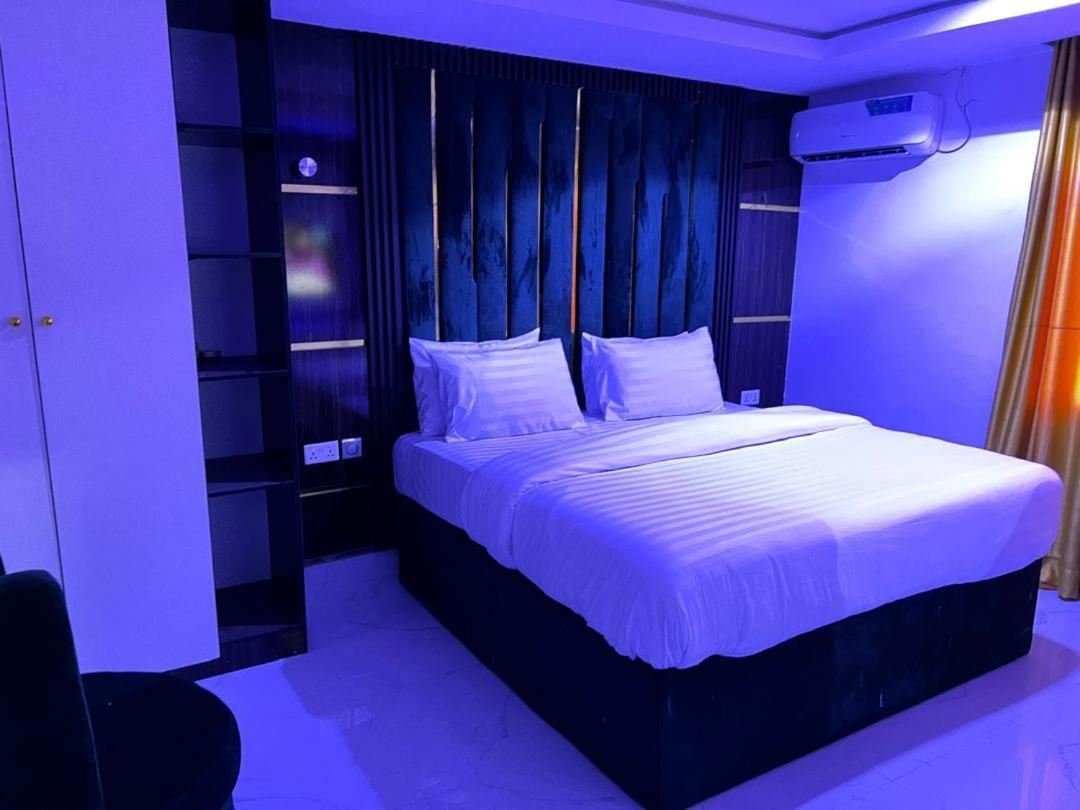 Villa Palazzo Hotel 2 Ikeja Bagian luar foto