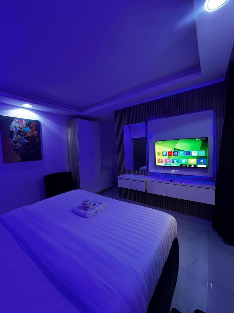 Villa Palazzo Hotel 2 Ikeja Bagian luar foto