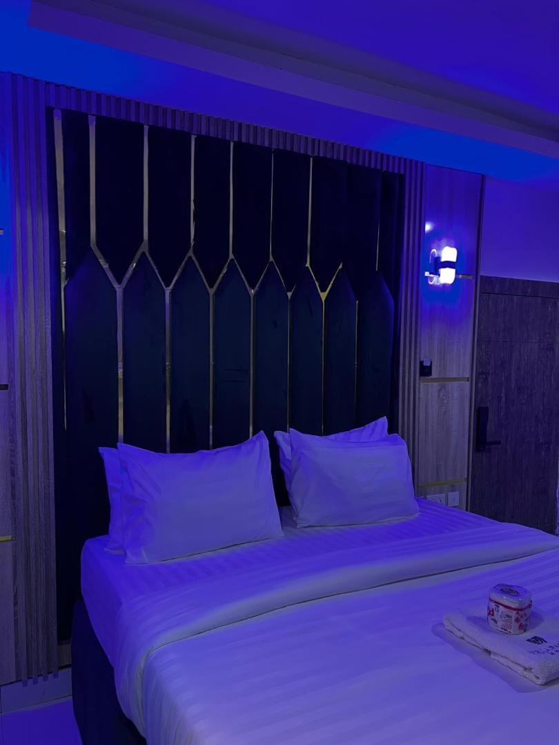 Villa Palazzo Hotel 2 Ikeja Bagian luar foto