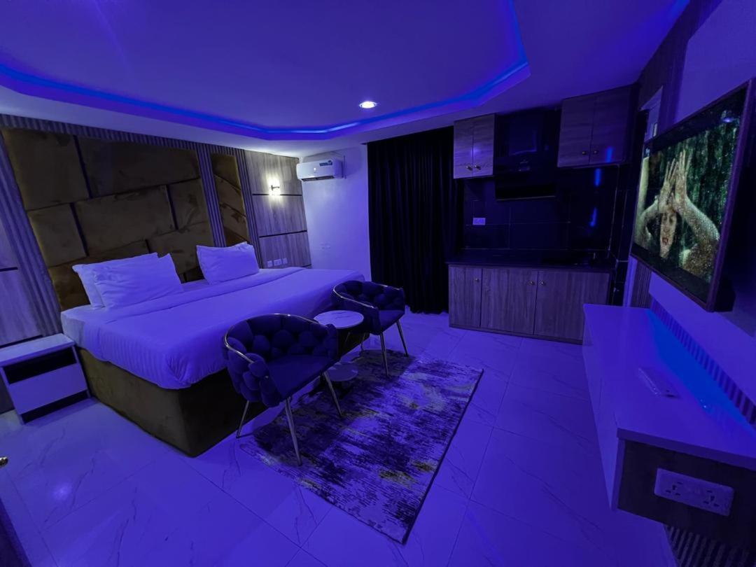 Villa Palazzo Hotel 2 Ikeja Bagian luar foto