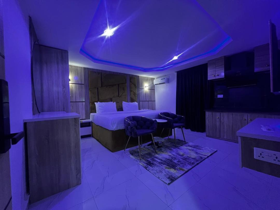 Villa Palazzo Hotel 2 Ikeja Bagian luar foto