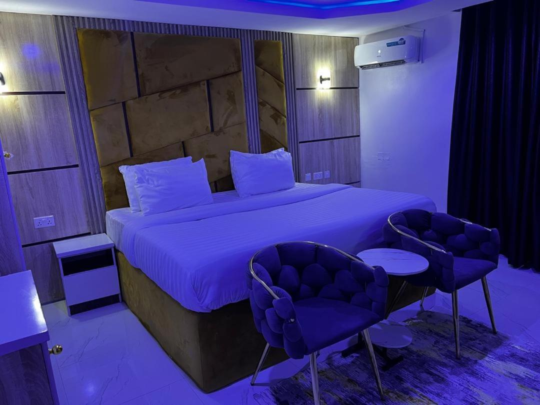 Villa Palazzo Hotel 2 Ikeja Bagian luar foto