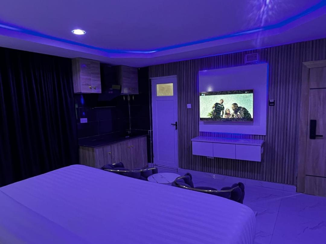 Villa Palazzo Hotel 2 Ikeja Bagian luar foto