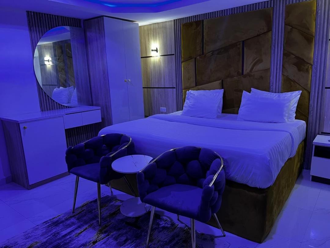 Villa Palazzo Hotel 2 Ikeja Bagian luar foto